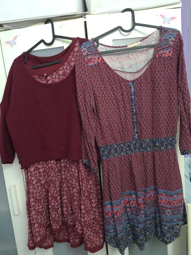 Camiseta e 2 vestidos marrons