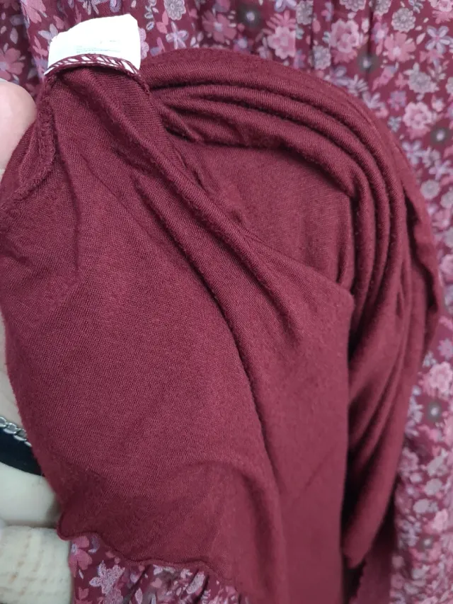 Camiseta e 2 vestidos marrons