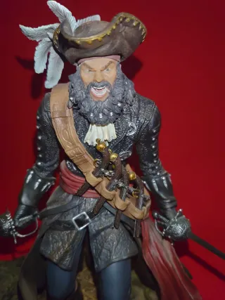 Figura Assassin's Creed barba negra.