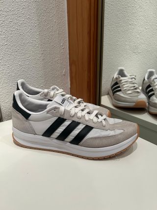 Deportivas Adidas Blancas y Negras