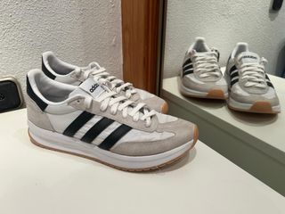 Deportivas Adidas Blancas y Negras