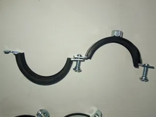 Abrazadera con goma M8 60-64m ref.256507/5 HILTI.