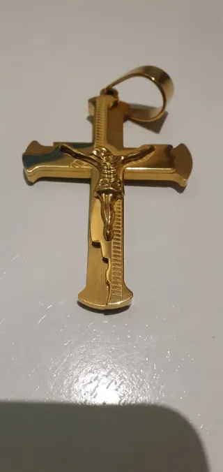 Cruz bañado con oro  Cristo
