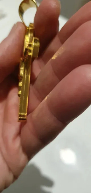 Cruz bañado con oro  Cristo