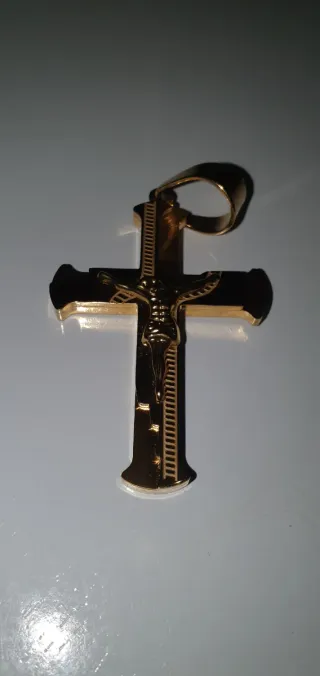 Cruz bañado con oro  Cristo