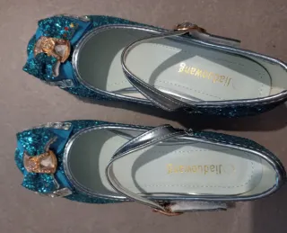 Zapatos de princesa brillantes