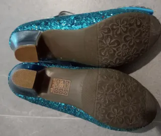 Zapatos de princesa brillantes