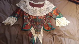 Vestido de fallera talla a medida y zapatos.