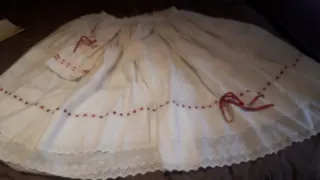 Vestido de fallera talla a medida y zapatos.