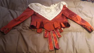 Vestido de fallera talla a medida y zapatos.