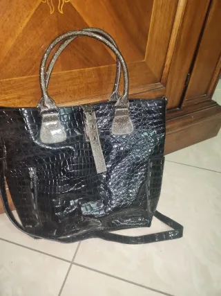 Borsa donna nera effetto coccodrillo