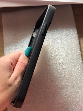 Custodia iPhone 11 Nera con Iniziale P