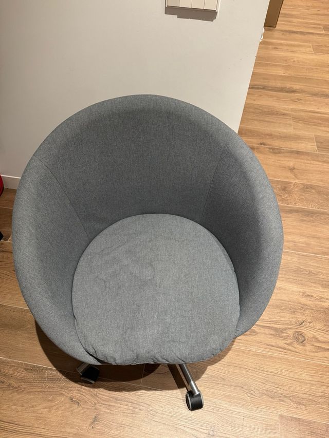 Cadeira de escritório cinza