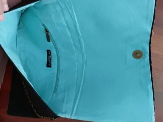 Bolso de mano con lentejuelas y abalorios