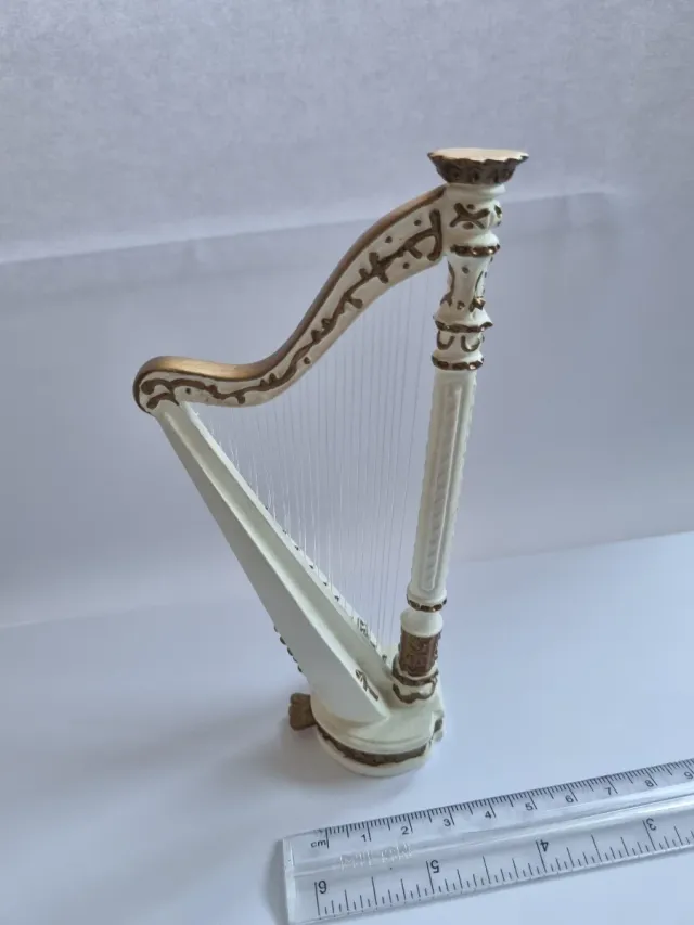 Muebles Casa Muñecas. Año 2000. Pintados a mano.