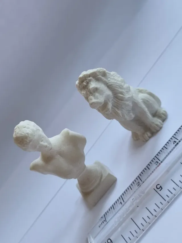 Muebles Casa Muñecas. Año 2000. Pintados a mano.