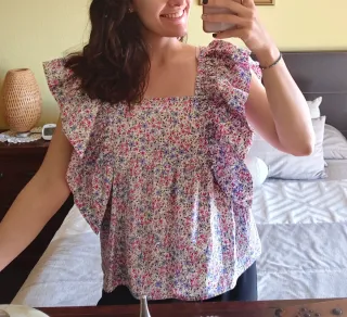 Blusa flores volantes mango