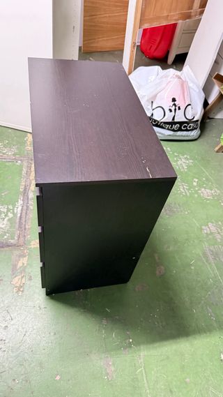 Cajonera de madera marrón