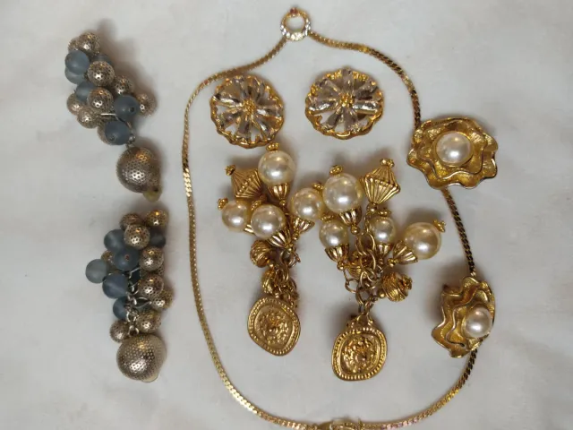 Lote de bijuteria antiga: colar e brincos