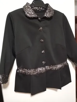 Chaqueta negra con lentejuelas