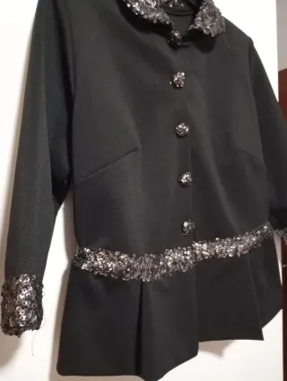 Chaqueta negra con lentejuelas