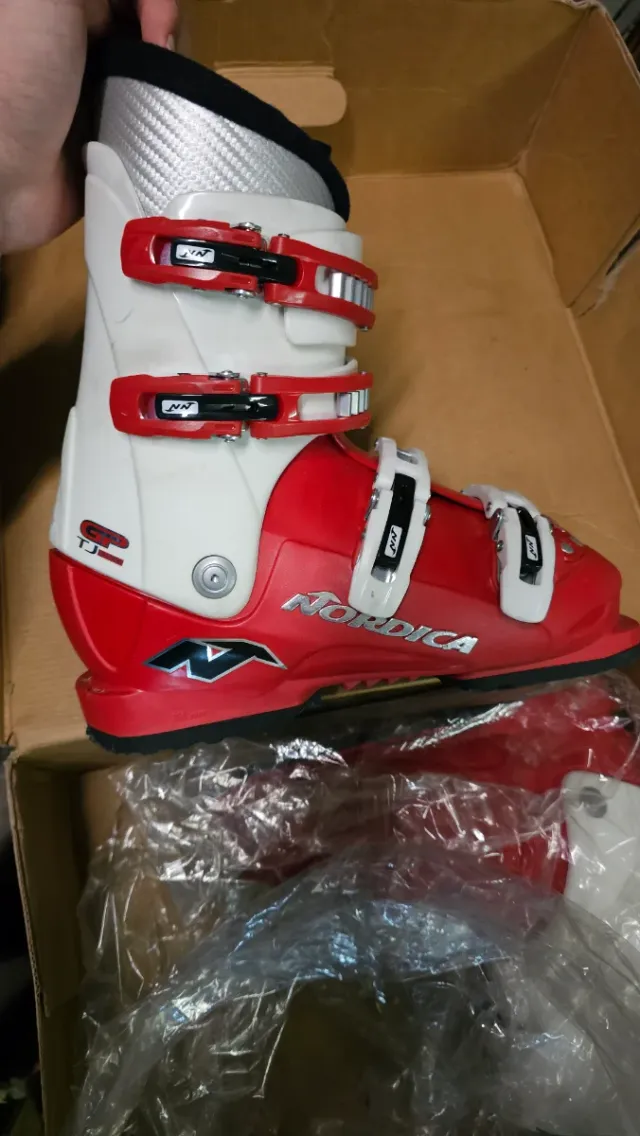 Botas de esquí talla 24,5 Nuevas a estrenar