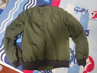 Cazadora Bomber Pull&Bear Verde Talla L