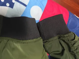 Cazadora Bomber Pull&Bear Verde Talla L