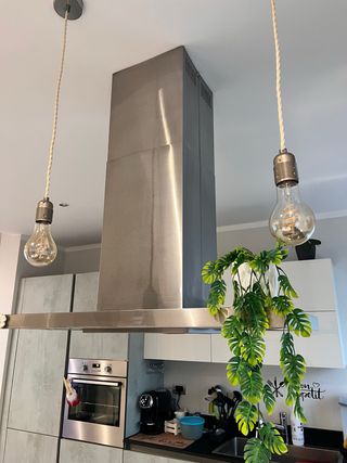 Cappa sospesa 90cm con filtro e tubo