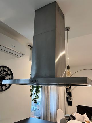 Cappa sospesa 90cm con filtro e tubo