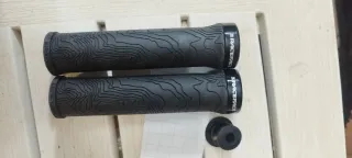 Puños Race Face Half Nelson