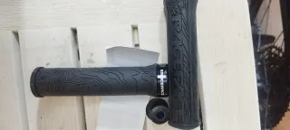 Puños Race Face Half Nelson