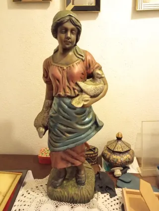 Boneca decorativa antiga