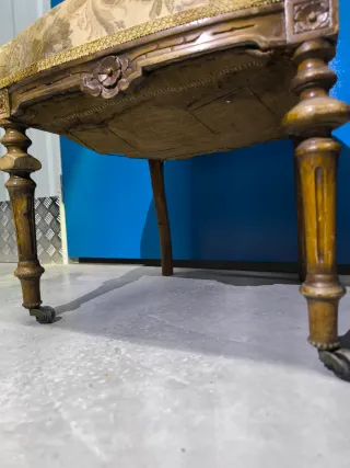 Pareja de sillas antiguas con ruedas originales