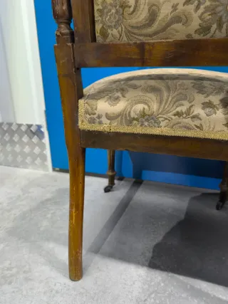 Pareja de sillas antiguas con ruedas originales