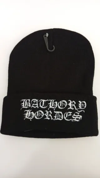 Gorro Negro con Logo Mayhem Rojo