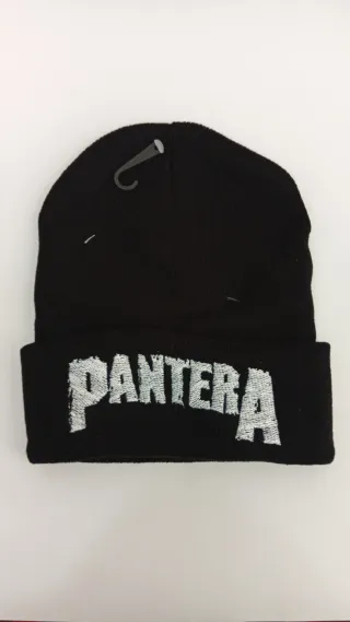 Gorro Negro con Logo Mayhem Rojo