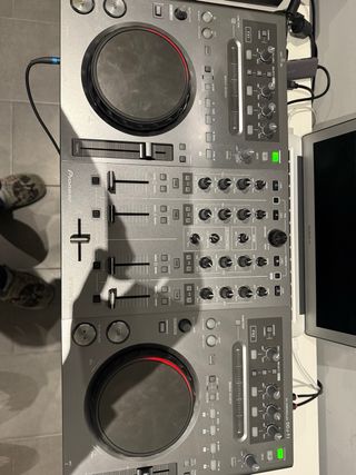 Controladora DJ Pioneer DDJ-T1 Traktor