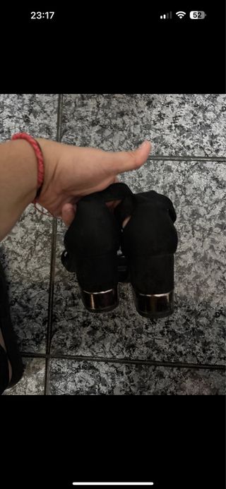 Tacones negros de ante