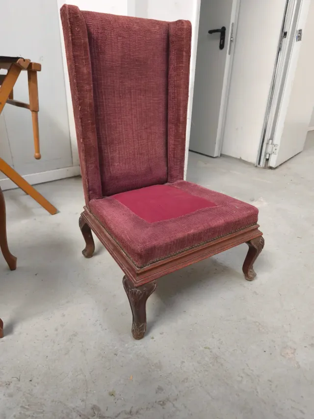 Chauffeuse antigua respaldo alto