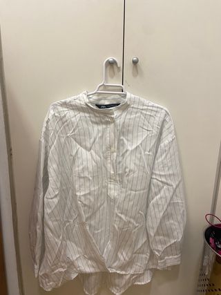 Camisa oversize blanca rayas azules