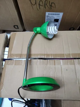 Lampada da scrivania verde