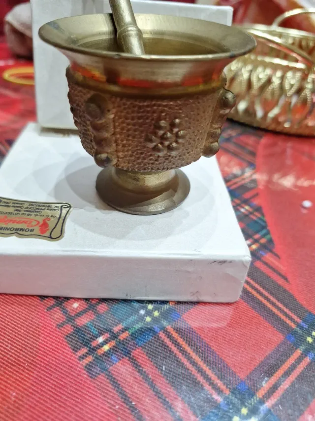 Mortaio e pestello in ottone