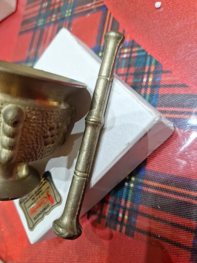 Mortaio e pestello in ottone