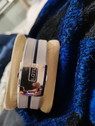 Reloj Lotus Cuadrado Blanco y Negro