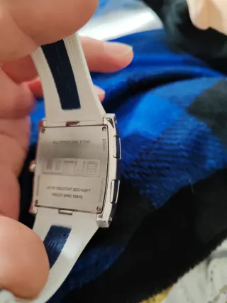 Reloj Lotus Cuadrado Blanco y Negro