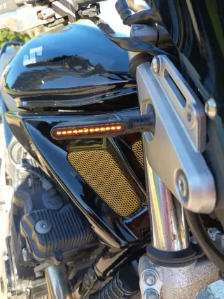 Suzuki Bandit GSF 650 Negra