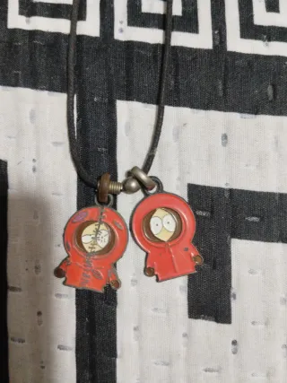 Collar con colgantes de South Park