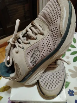 Zapatillas Skechers D'Lux Walker Beige