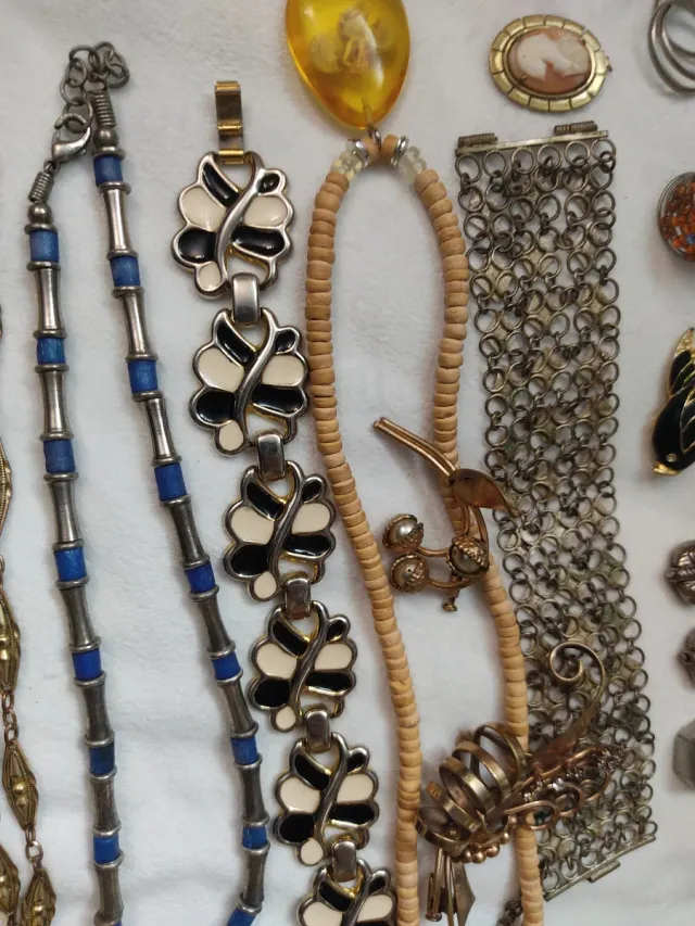 Lote de bijuterias antigas